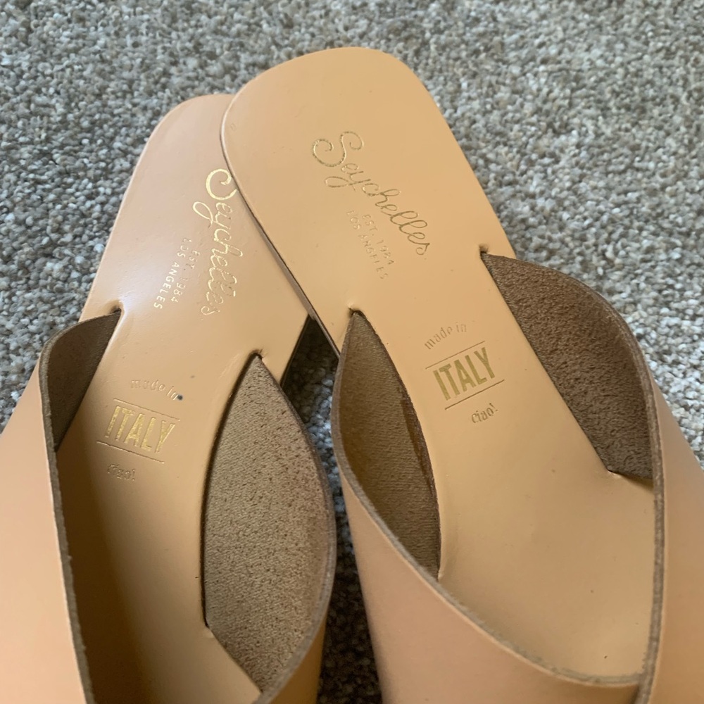 Seychelles Signature Relaxation Sandal - Picture 3 of 3